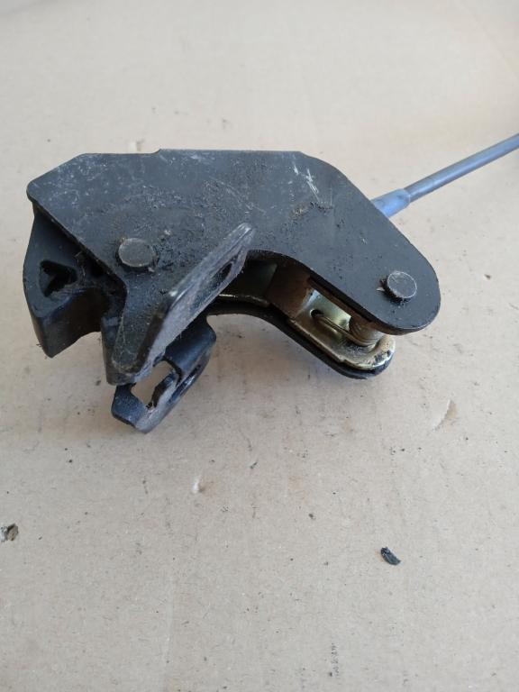 zámok dvere zadné Seat Inca VW Caddy 6K9827505