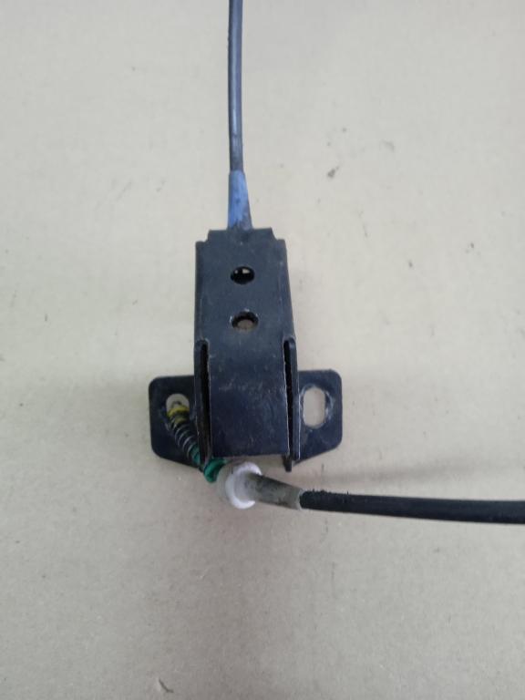 zámok dvere zadné Seat Inca VW Caddy 6K9827505
