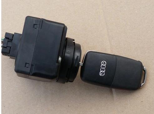 AUDI A8 D3 spinačka kľúč 3D0905865D 4E0837220J