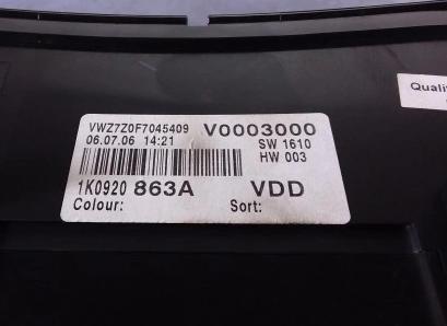 VW GOLF V plus 1.6 Prístrojovka ,dislpej 1K0920863A