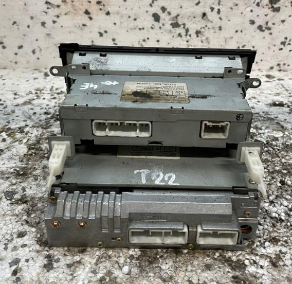 RADIO  CD TOYOTA AVENSIS T22 86110-05011