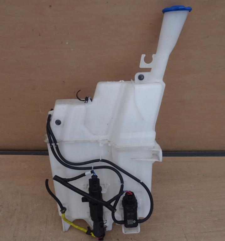 HYUNDAI TUCSON II nádrž: ostrekovačov ostrekovače