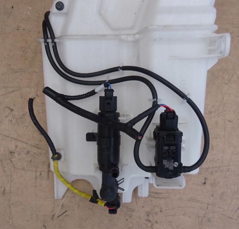 HYUNDAI TUCSON II nádrž: ostrekovačov ostrekovače