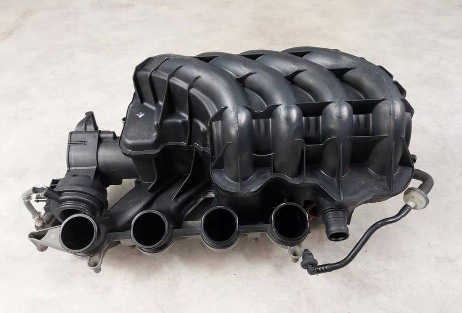 Potrubie sacie, sanie Volkswagen Golf   06F133210D