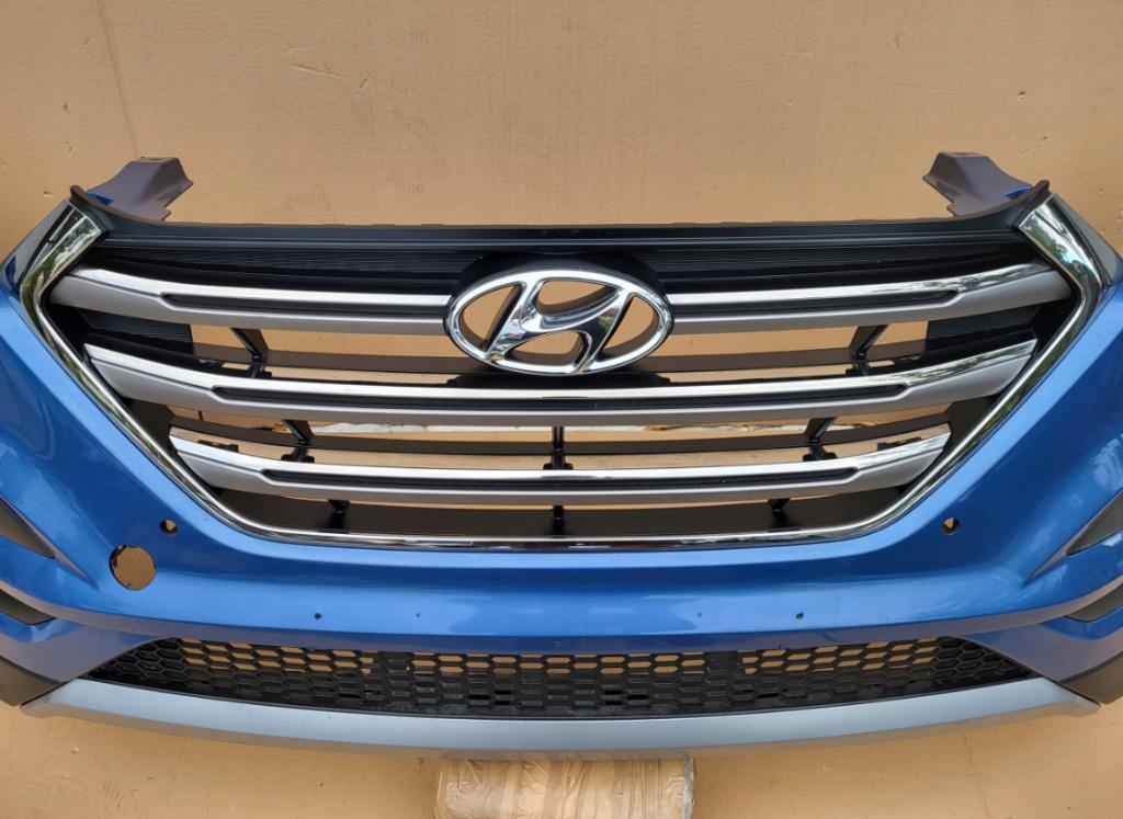 HYUNDAI TUCSON III Nárazník predný Mriežka LED DRL: