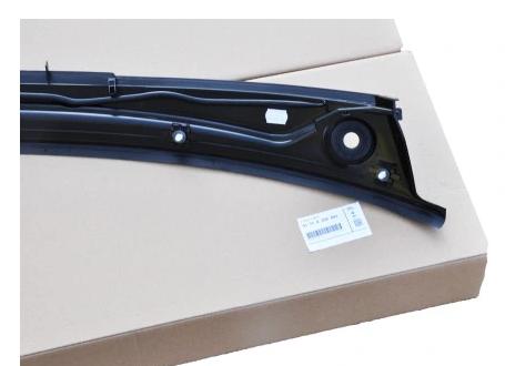 torpédo plast pod čelní okno  originál BMW E46 51718208483