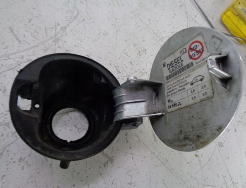 PASSAT B6 Dvierka nádrže paliva Combi