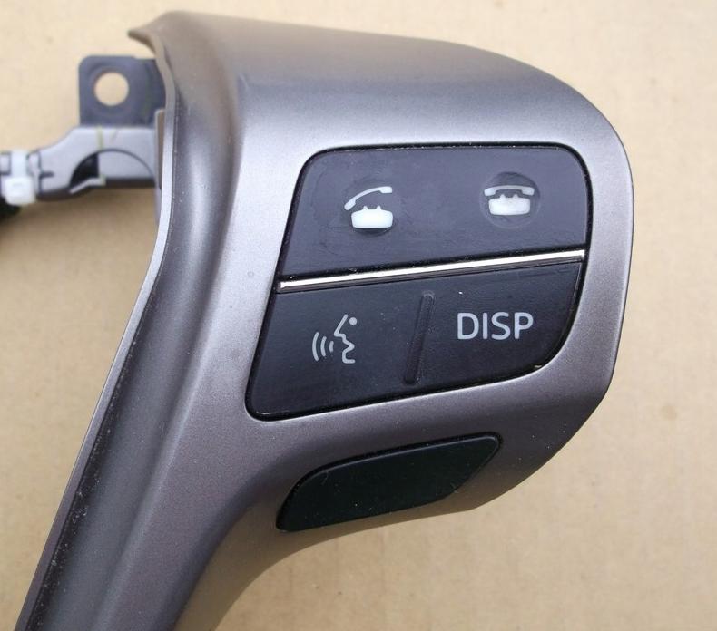 Toyota AVENSIS T27  Prepínač volantu multifunkčný 45100-05570-D