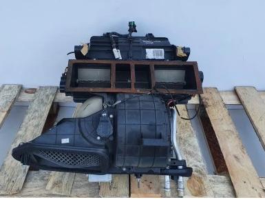 Peugeot 407 SW Výhrevné teleso, radiátor kúrenia ventilátor  9655477880