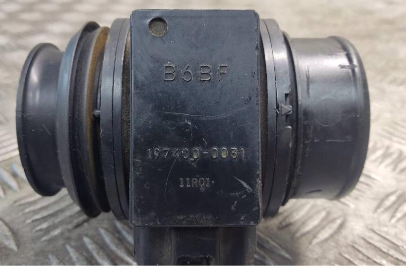 MAZDA 323F BA 1.8 16V Váha vzduchu 197400-0031