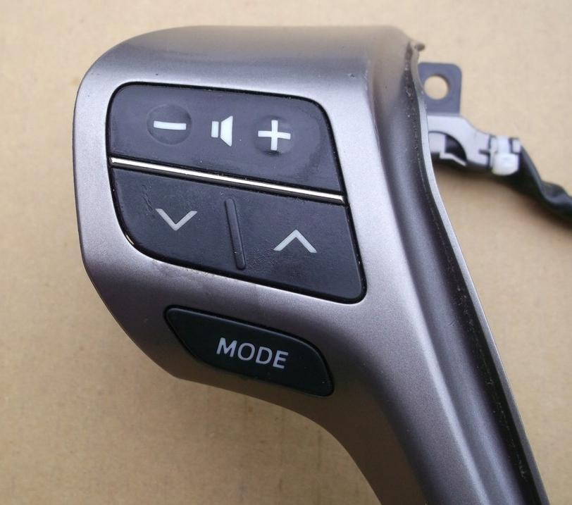 Toyota AVENSIS T27  Prepínač volantu multifunkčný 45100-05570-D