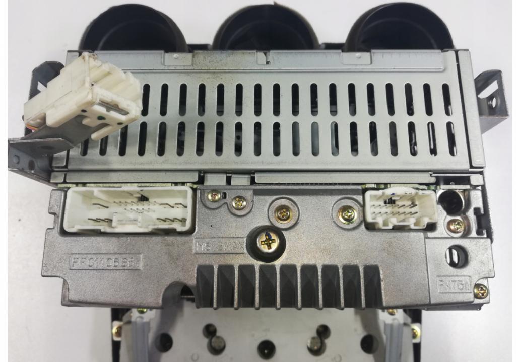 Panel: Rádio: konzola: Radio Mazda 6 FF011068B