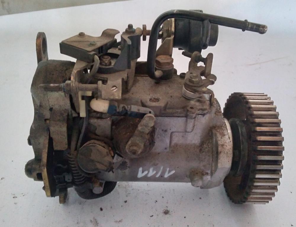 BERLINGO I 1.9D 1.9 D Pumpa vstrekovacia R8445B323D