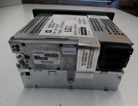 RADIO SIEMENS VDO OPEL VECTRA C 330886636 ulomene spodne dvierka vid foto