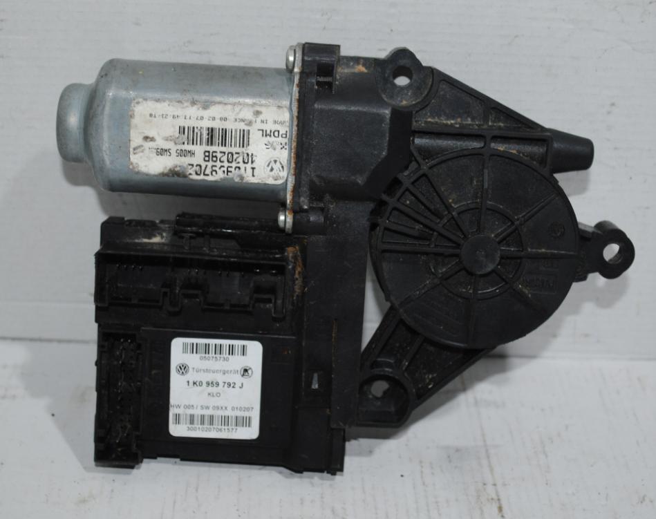 motor okna levý přední část SKODA OCTAVIA 1K0959792J: