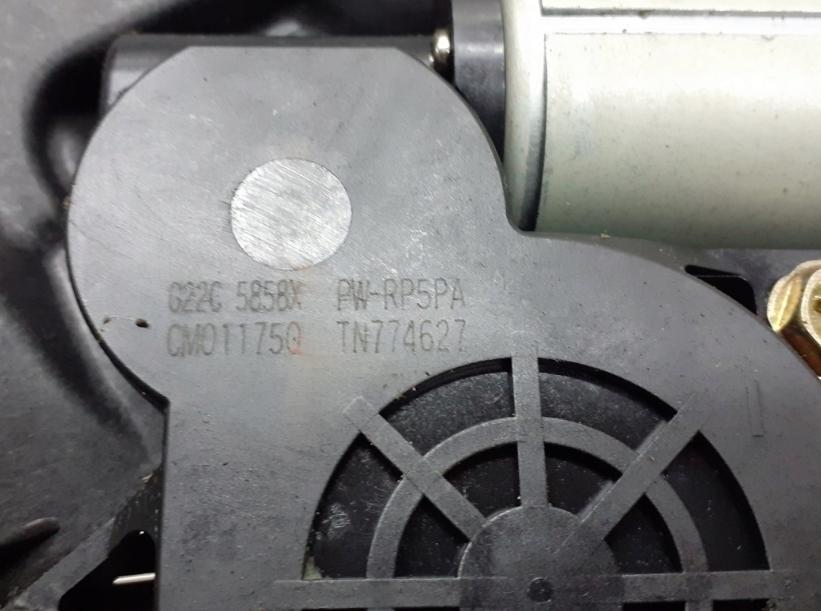 Mechanizmus okna pravy predný MAZDA 3 BK