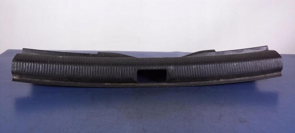 VW PASSAT B6 Combi Clona prahu kufra 3C9863459