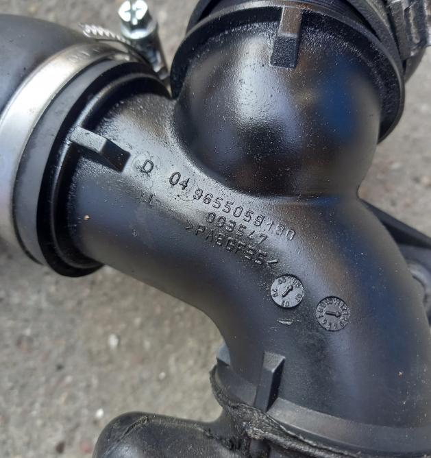 rezonátor Rúra trubka Turbo 9655059180 VOLVO V50