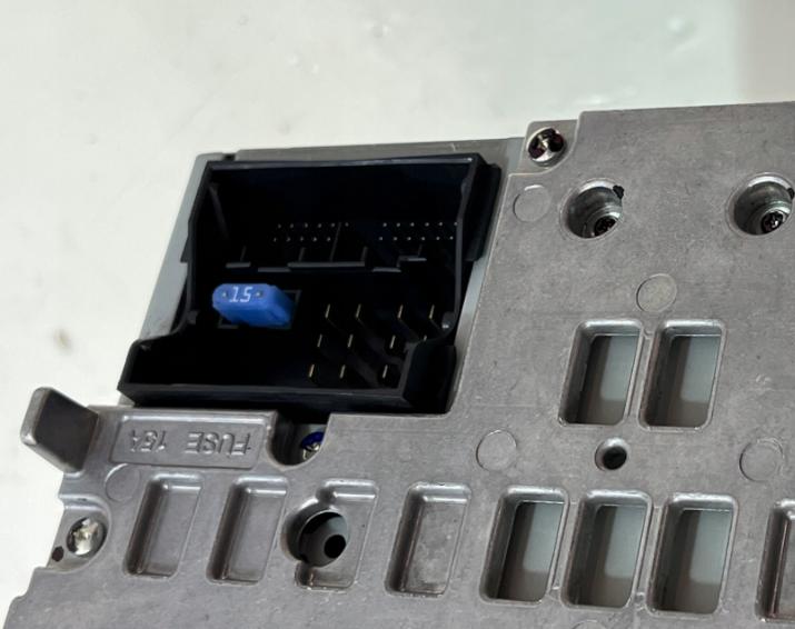 RADIO AUDI A4 B8 8T2035186P bez kodu