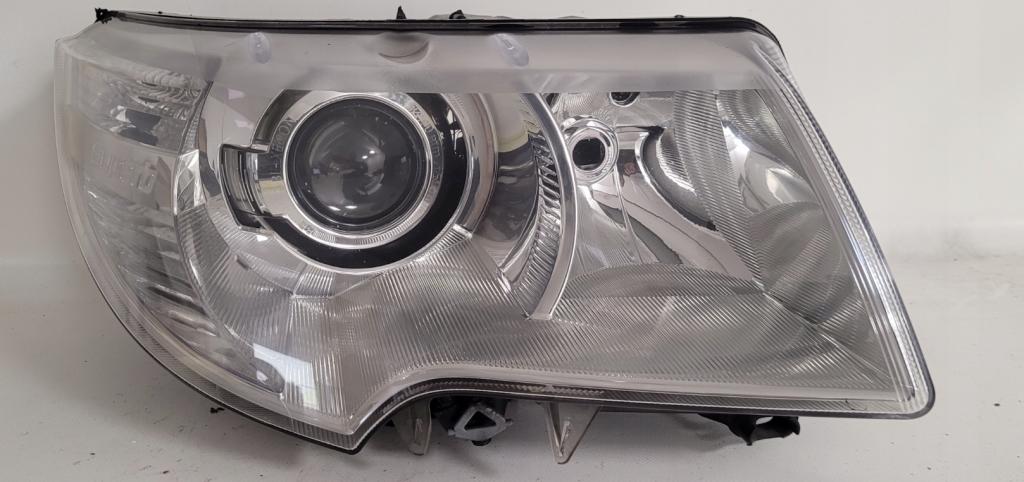světlomet XENON pravý SKODA SUPERB II 2