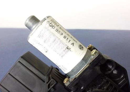 POLO IV Motorček okna zad ľavy 6Q0959811A