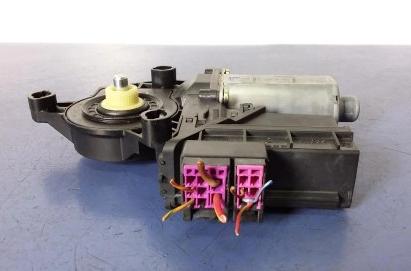 POLO IV Motorček okna zad ľavy 6Q0959811A