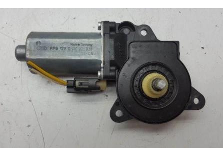 Motorček okna predný ľavy FORD FUSION 0130821938