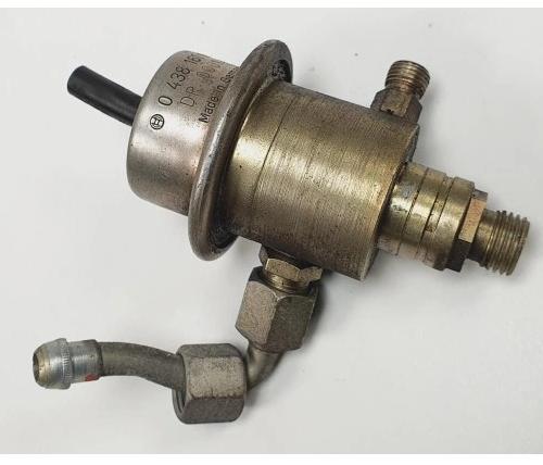 Regulátor tlaku paliva MERCEDES W124 2.3 0438161001