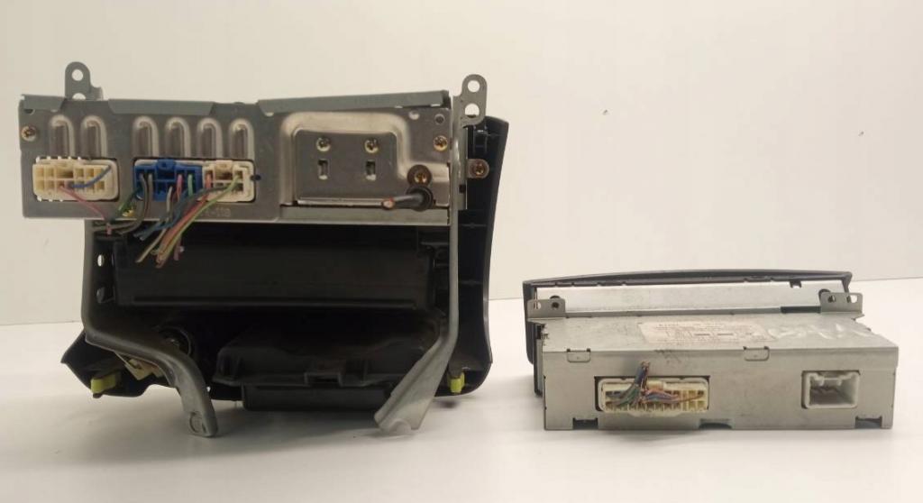 RADIO fabricky Dislpej YARIS I Modul