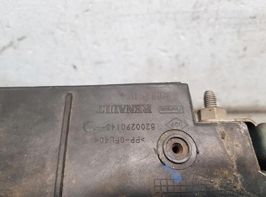 Držiak predný Výstuha CLIO III 8200290143