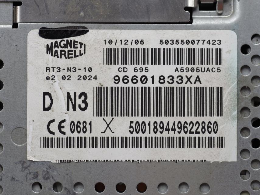 RADIO Navigácia GPS PEUGEOT 407 96601833XA ( kód nemáme)
