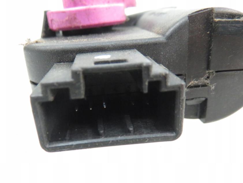 Motorček dvierok kúrenia A4 B6 8E1820511A