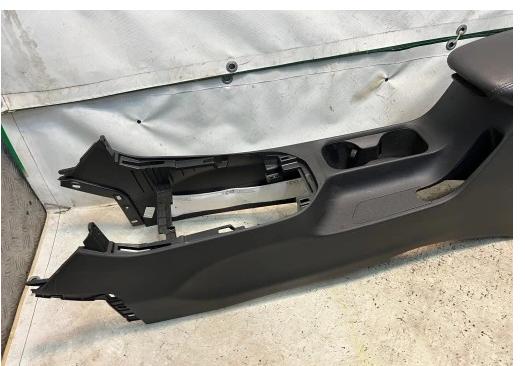 HYUNDAI I30 III  Tunel středový loketní opěrka