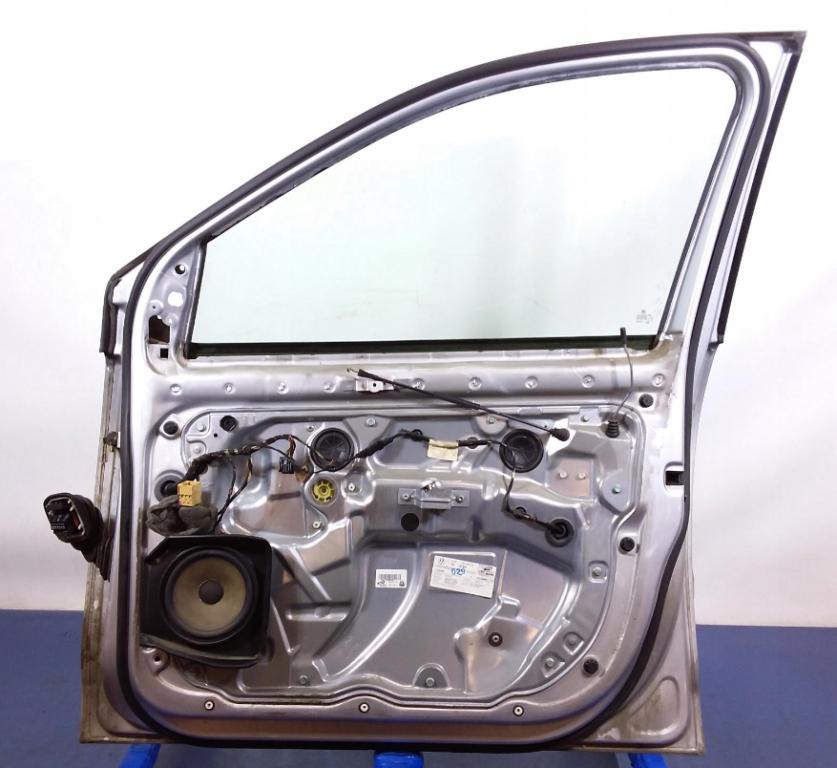 VW POLO IV LIFT 5D Dvere predný pravé LA7W