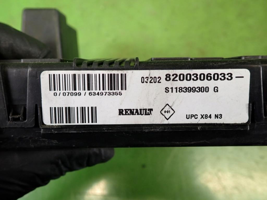 RENAULT MEGANE Poistková skrinka modul BSM  II 1.4 B 03r 8200306033