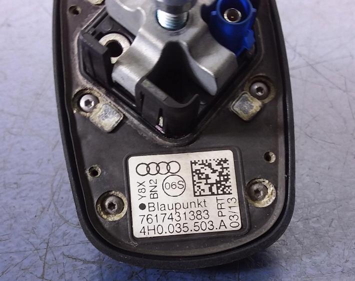 AUDI A8 D4 ANTENA strešná REKIN  LY8X