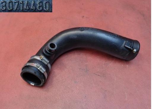 Trubka: vzduchu Volvo XC70 2.4 D5 2006r 30714480