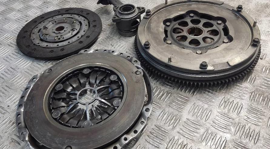komplet Spojková sada (bez ložiska) FORD MONDEO MK3 2.0 TDDI