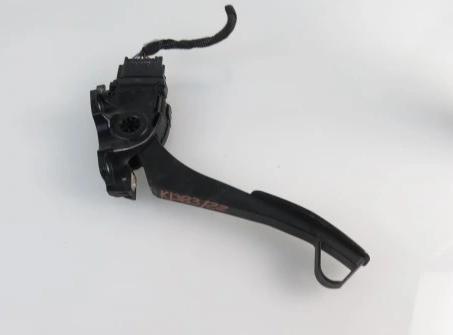 Potenciometer plynového pedálu VOLVO XC90 I 2.4 D5 30715179