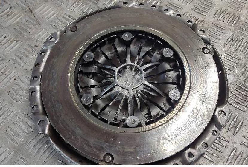 komplet Spojková sada (bez ložiska) FORD MONDEO MK3 2.0 TDDI