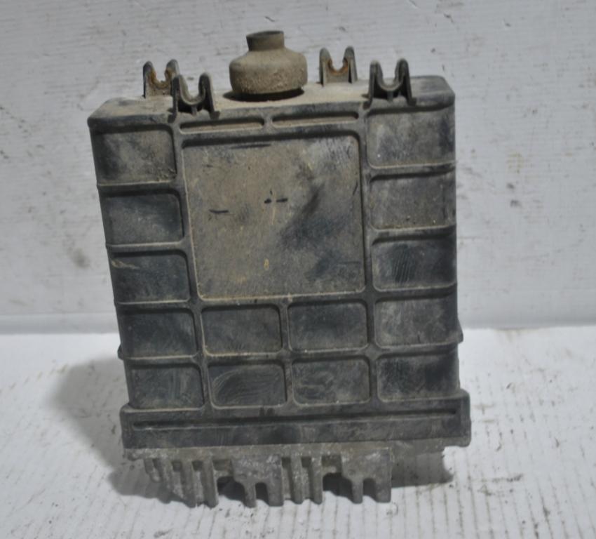 riadiaca jednotka Motor VW T4 2.5 074906021