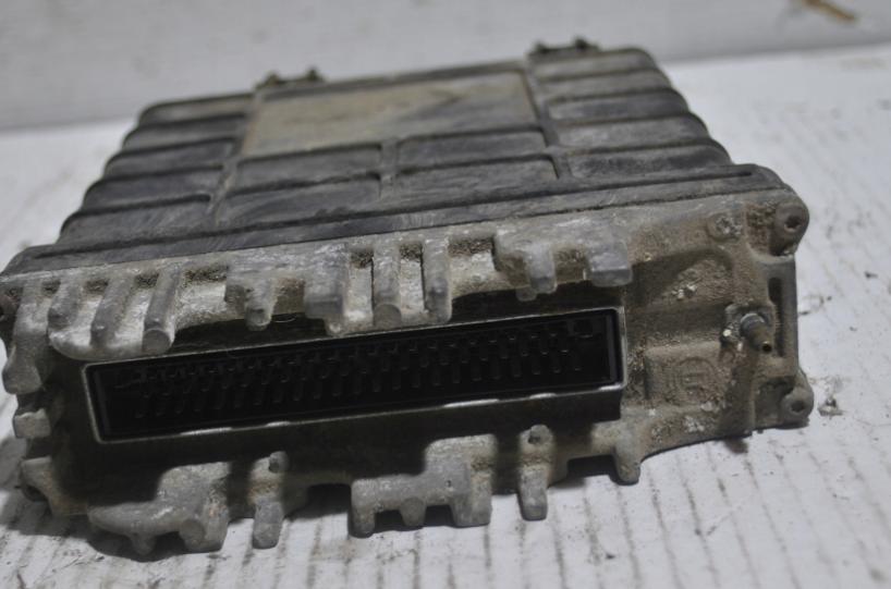 riadiaca jednotka Motor VW T4 2.5 074906021