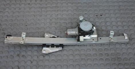 Mechanizmus okna ľavy zad MITSUBISHI PAJERO III FL MR989948 0620402210