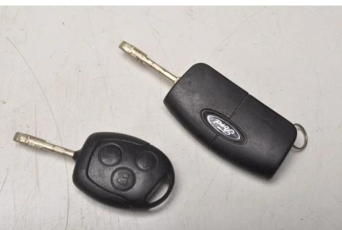 MONDEO MK3 - zámok kapoty kľúče pred LIFT