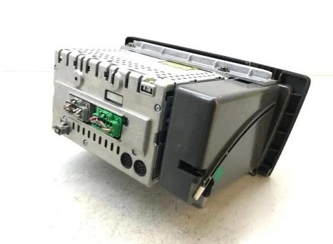 Volvo V70 2004  Rádio   8633166-1 kód nemáme