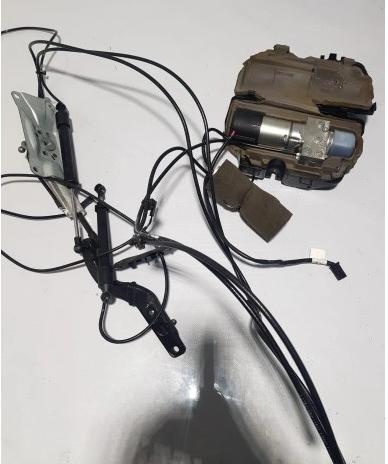 pumpa dveří MERCEDES W164 ML GL X164 W251   A1648002848 A1648003048