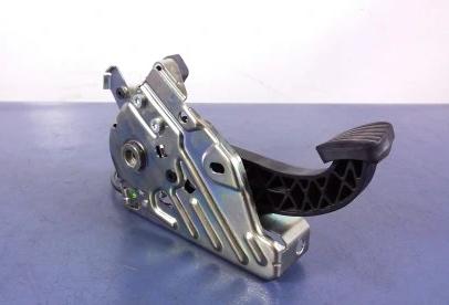 MERCEDES C W204 pedal brzdy ručnej brzdy