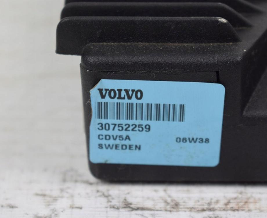 zesilovač VOLVO XC70 V70 30752259