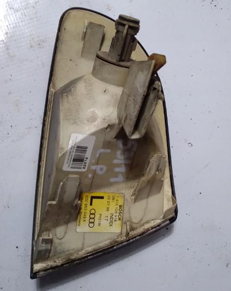 AUDI A4 B5 Smerovka ľavy predný