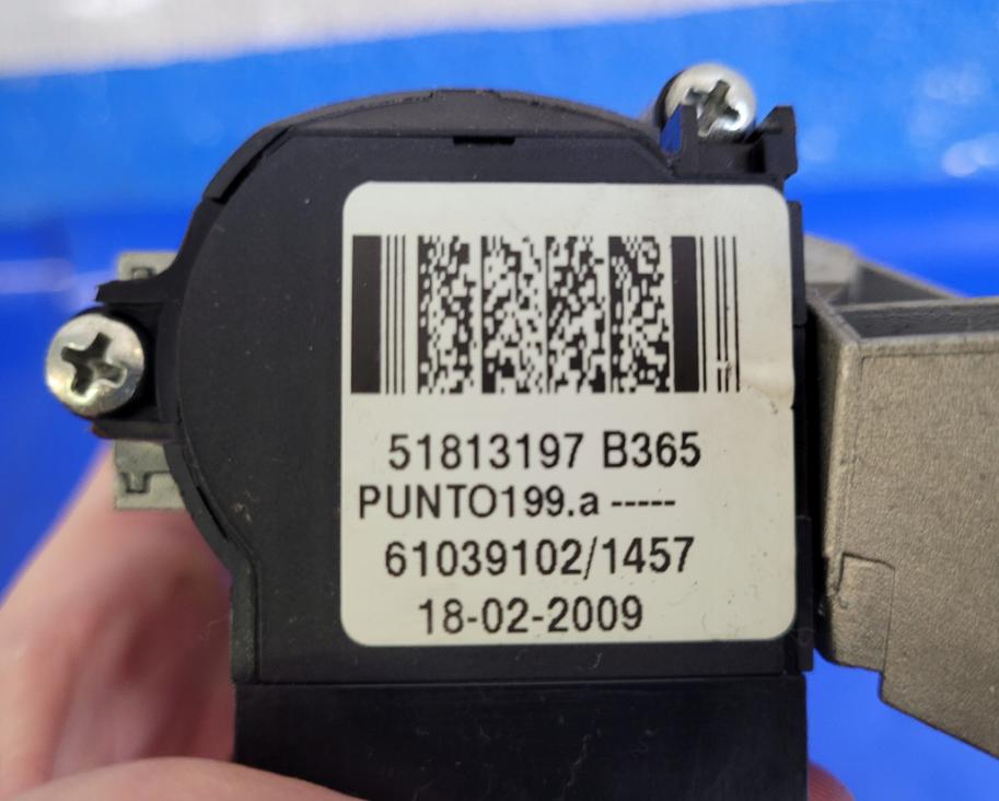 FIAT GRANDE PUNTO spinačka kľúč - 51813197